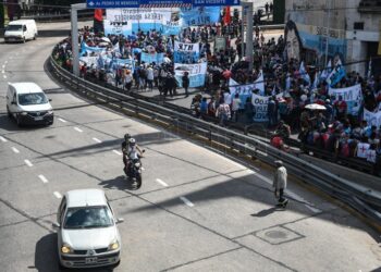 La izquierda marcha a Plaza Congreso y la CCC realiza una jornada de lucha contra el FMI