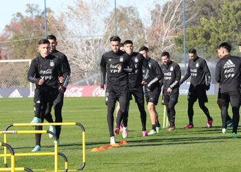 La Selección se entrena en Ezeiza y viaja a Guayaquil para jugar contra Ecuador