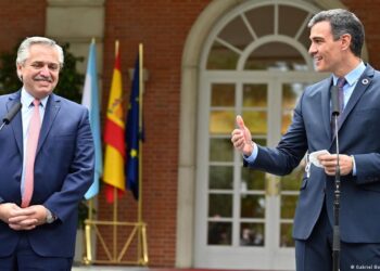 Alberto Fernández inicia una nueva gira por España y Alemania