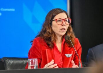 El gabinete económico analiza nuevas medidas, entre ellas un dólar turista