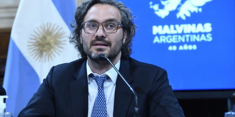 Cancillería presentó una muestra sobre la Cuestión Malvinas