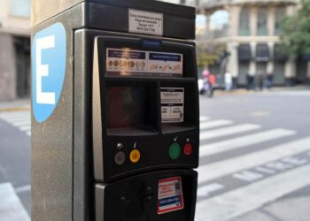 El miércoles se pone en marcha el pago con una aplicación para estacionar en CABA