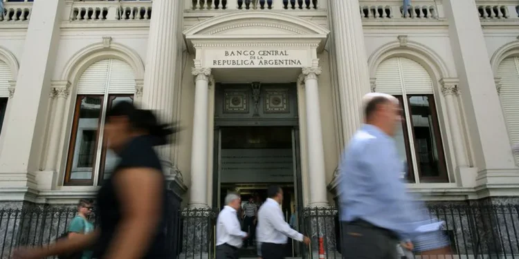 El Banco Central extenderá hasta fin de año las restricciones al pago de importaciones