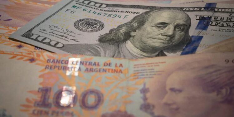 El Banco Central avanza con su idea de no dejar retrasar más al dólar frente al peso