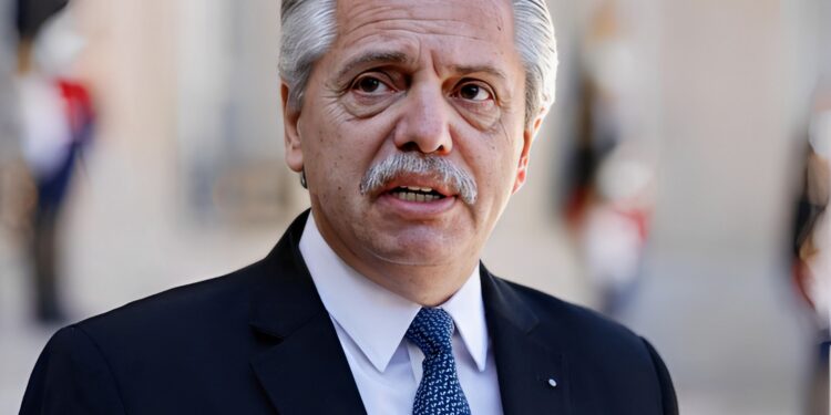 Alberto Fernández se reunió con gobernadores y volvió a apuntar contra la Ciudad: “En el Norte se discute quién tiene agua, no cómo ampliamos los subtes”