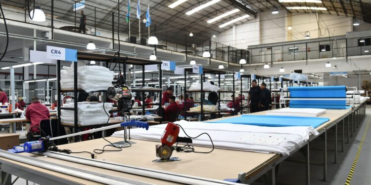 La actividad industrial subió 3,5% durante octubre