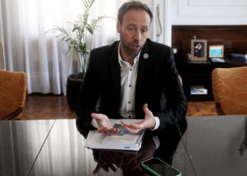 López: el Presupuesto 2023 “respalda el rol social y productivo del Estado”