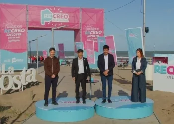 “Derecho al verano” y “batir récord de descanso”, los objetivos de Axel Kicillof al lanzar la temporada en la Costa