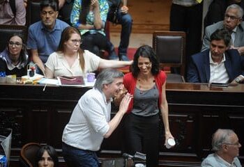 Una diputada de La Cámpora replicó furiosa las críticas de la Casa Rosada a las ausencias K en el acto de balance del Presidente