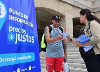 Tensión con empresas: piqueteros vuelven a controlar los precios en la Ciudad y el GBA