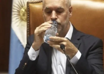 Rodríguez Larreta volvió a hablar sobre su estado de salud luego de que se viralizó una foto suya tomando agua