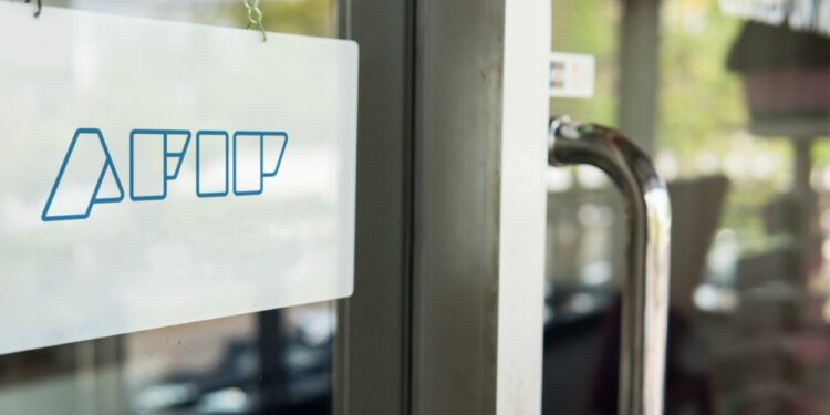 La AFIP investiga cuentas de argentinos en Suiza por US$ 85 millones