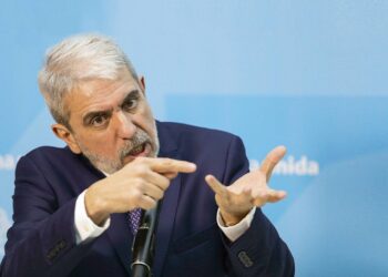 Aníbal Fernández, contra Máximo Kirchner: “¿Cuál es el pedestal desde el que habla? ¿Cuántas elecciones ganó?”