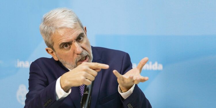 Aníbal Fernández, contra Máximo Kirchner: “¿Cuál es el pedestal desde el que habla? ¿Cuántas elecciones ganó?”