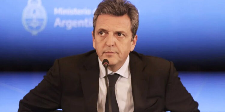 Dólar, plazos fijos y tarjetas: ¿qué cambia con las medidas que anunció Massa?