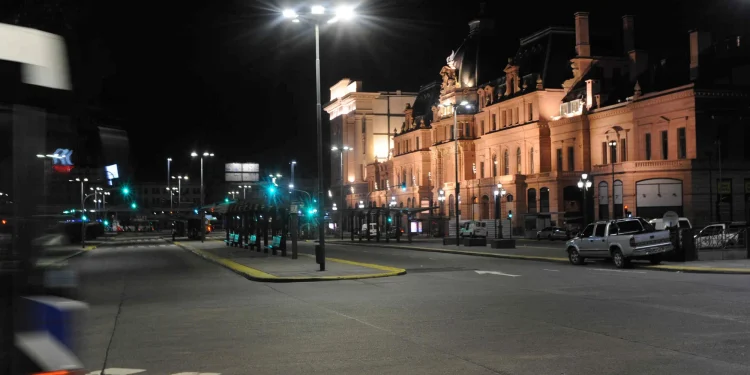 La UTA levantó el paro de colectivos que iba a arrancar a la medianoche tras la conciliación obligatoria que dictó el Gobierno