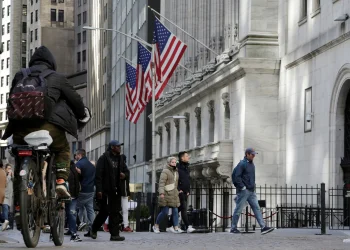 Acciones argentinas en Wall Street operan con volatilidad y caen hasta 6,1%