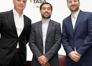 El coloso del correo francés llega al país para la logística de la última milla