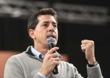 De Pedro pidió discutir una sociedad donde «todos tengan igualdad de oportunidades»