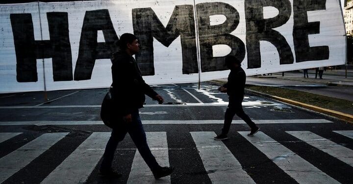 En qué consiste el acuerdo entre los piqueteros y el Gobierno que posibilitó el levantamiento del acampe, y la advertencia del Ministerio