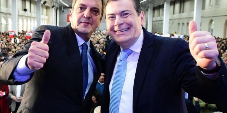 Gerardo Zamora, aliado de Sergio Massa, el primer gobernador en sumarse al nuevo plan platita con bonos de montos muy superiores