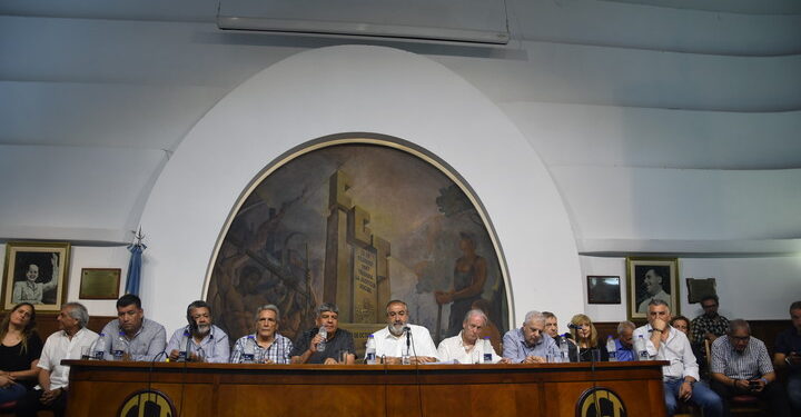 La CGT llamó a un paro general de medio día para el 24 de enero