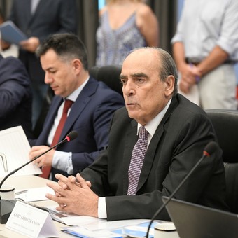 Fuerte cruce entre Santiago Cafiero y Espert durante la exposición en Diputados