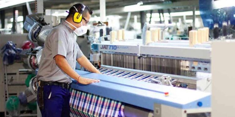 Tras el dato positivo de julio, la economía volvió a caer en agosto según estimaciones privadas