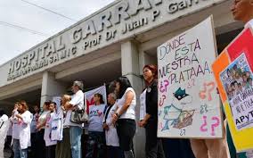 Los trabajadores del Garrahan realizan un paro por la ley de emergencia pediátrica