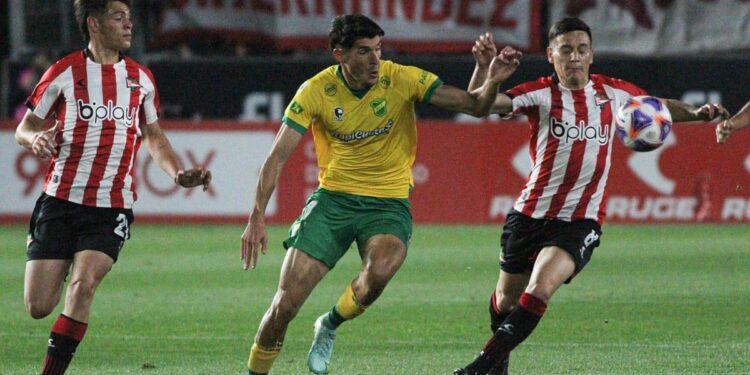 Estudiantes de La Plata y Central Córdoba se enfrentan en el Torneo Apertura