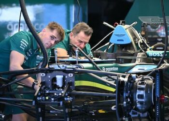 Aston Martin enfrenta serios desafíos en el Gran Premio de Australia debido a vibraciones en su monoplaza