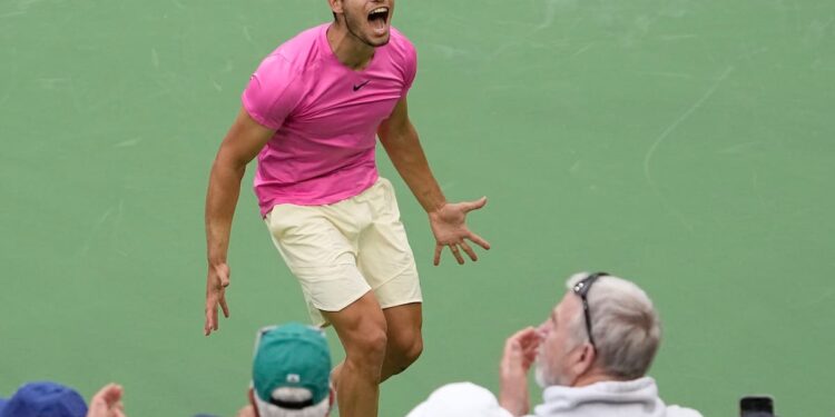 Carlos Alcaraz avanza a cuartos de final en el Masters 1000 de Indian Wells