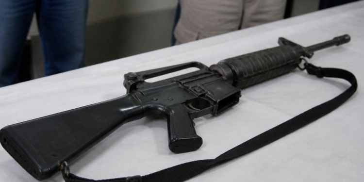 El ex policía detenido por el intento de robo al Banco Provincia: hallaron un fusil en su poder
