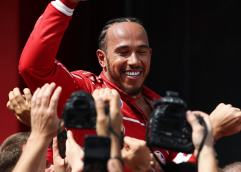 El renacer de Lewis Hamilton en Ferrari: de la desesperanza a la victoria en Barcelona y la lucha por el título de Fórmula 1