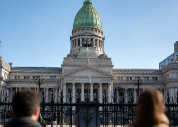 La eliminación de las PASO genera consenso en la opinión pública, pero aviva la polarización política