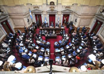 Incremento salarial en el Congreso: senadores recibirán cerca de $12 millones brutos desde agosto