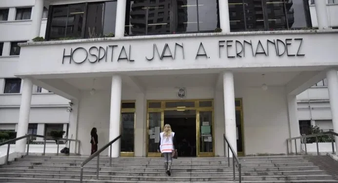 Detenido tras robar monitores del Hospital Fernández mediante una compra controlada