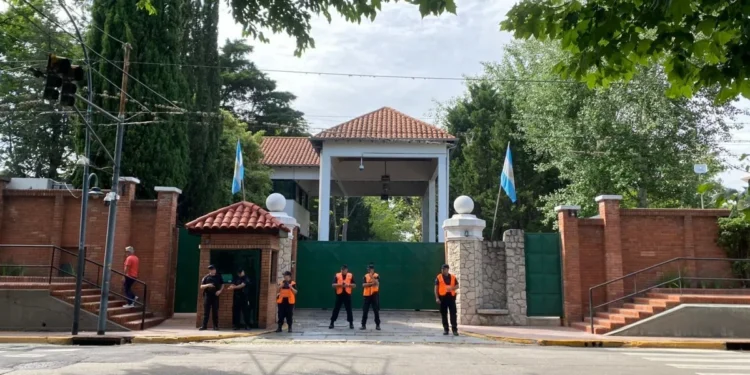 Milei se mantiene en Olivos y concentra su agenda en la economía mientras el oficialismo avanza en el Congreso