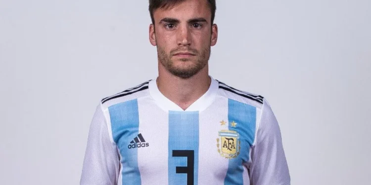 Nicolás Tagliafico sorprendió a un periodista argentino en Lyon durante sus vacaciones