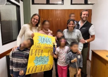Seis hermanos de Misiones celebran su primer Día del Niño con su nueva familia