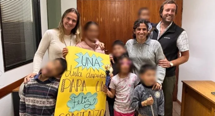 Seis hermanos de Misiones celebran su primer Día del Niño con su nueva familia