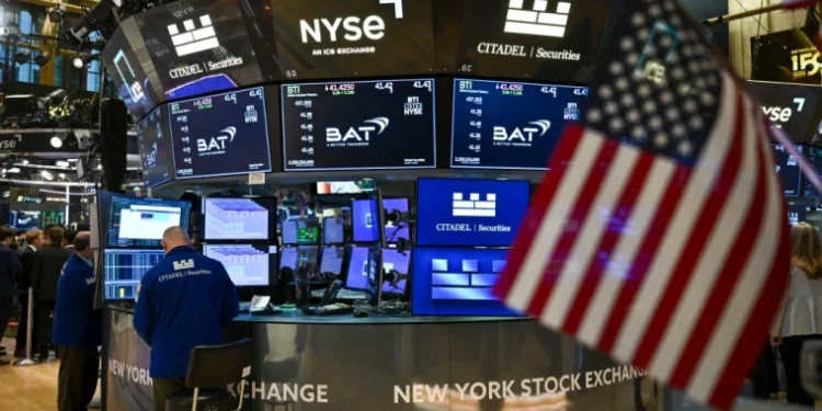 Las acciones argentinas suben en Wall Street, pero el riesgo país escala a 512 puntos