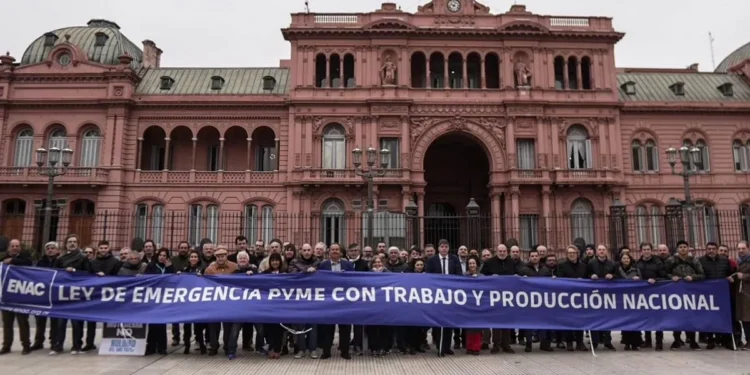 Pymes marcharon a Plaza de Mayo y reclamaron medidas ante la caída de la actividad industrial
