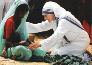 La enseñanza de la Madre Teresa de Calcuta: ‘No puedo cambiar el mundo, pero puedo generar olas’