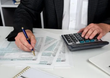 Las provincias recaudan menos por Ingresos Brutos y aumenta el peso de los impuestos inmobiliarios