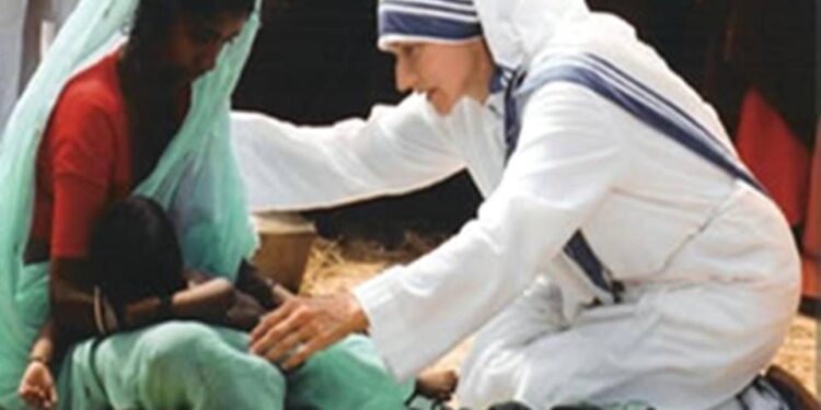 La enseñanza de la Madre Teresa de Calcuta: ‘No puedo cambiar el mundo, pero puedo generar olas’