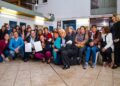 A sus 68 años, retoma estudios y camina 23 cuadras a la escuela: el trasfondo de su decisión