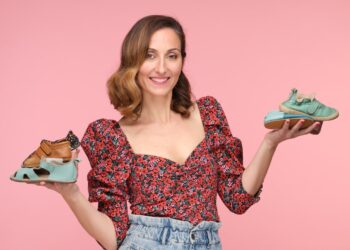 Neus Moya, podóloga infantil: “Es mejor que los niños estén descalzos hasta que comiencen a caminar”