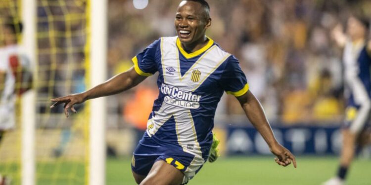 Tensión en Rosario Central: Jaminton Campaz se retiró y exige su venta al América de México
