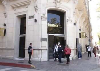 Llaryora impulsa el “Alivio Cordobés” para refinanciar deudas familiares y reducir el costo de los créditos